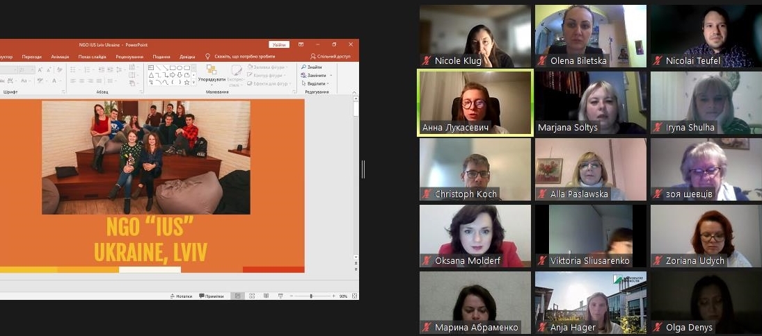 Анна Лукасевич презентує діяльність ГО ''Institute of Ukrainian Studies'' та бібліотеки ''Сенсотека''